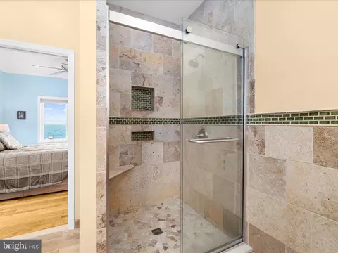 2168 Lake Dr, Pasadena, MD 21122 photo 36