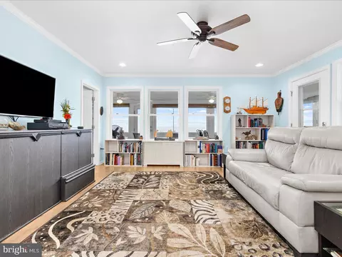2168 Lake Dr, Pasadena, MD 21122 photo 3