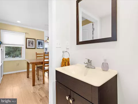 2168 Lake Dr, Pasadena, MD 21122 photo 17
