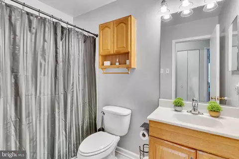 Bath - 2045 Friendly Pl, Crofton, MD 21114 photo 1 of 1