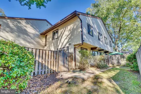2045 Friendly Pl, Crofton, MD 21114