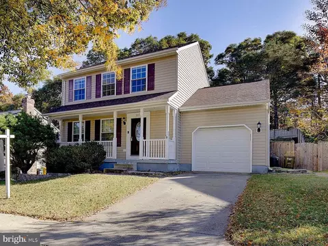 621 Sandy Ridge Dr, Glen Burnie, MD 21061