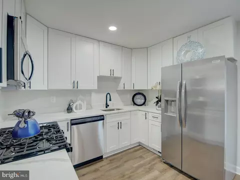 Kitchen - 8023 Cuba Dr, Pasadena, MD 21122 photo 2 of 3