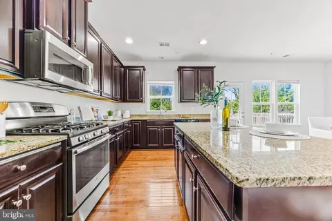 546 Fox River Hills Way, Glen Burnie, MD 21060