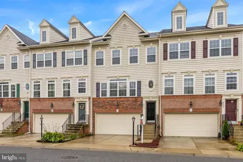 909 Indigo Bunting Ln, Glen Burnie, MD 21060