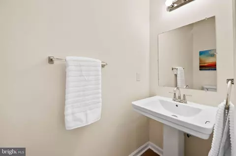 696 207th St, Pasadena, MD 21122 photo 17