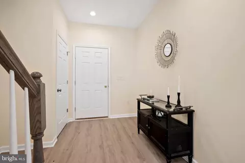 696 207th St, Pasadena, MD 21122 photo 4