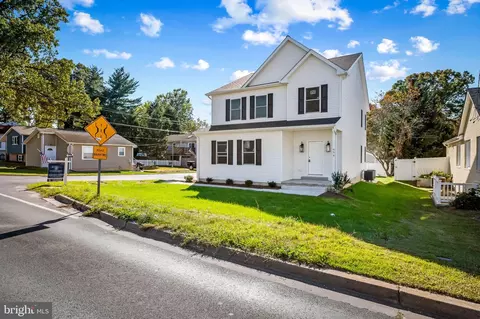 696 207th St, Pasadena, MD 21122