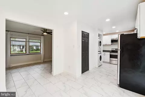 Entry Way - 1187 Pine Ave, Shady Side, MD 20764 photo 3 of 6