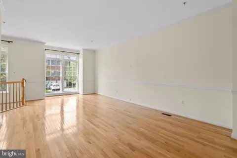 Living - 1107 Arrowleaf Ct, Crofton, MD 21114 photo 1 of 7