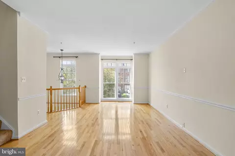 Living - 1107 Arrowleaf Ct, Crofton, MD 21114 photo 2 of 7