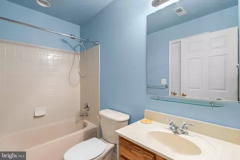 Bath - 1107 Arrowleaf Ct, Crofton, MD 21114 photo 2 of 3