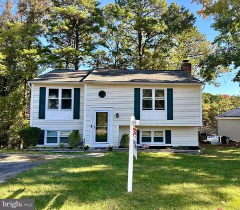 8031 Stone Haven Dr, Glen Burnie, MD 21060