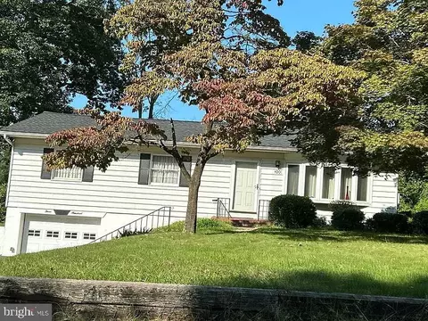 300 Caldwell Rd, Pasadena, MD 21122 photo 1