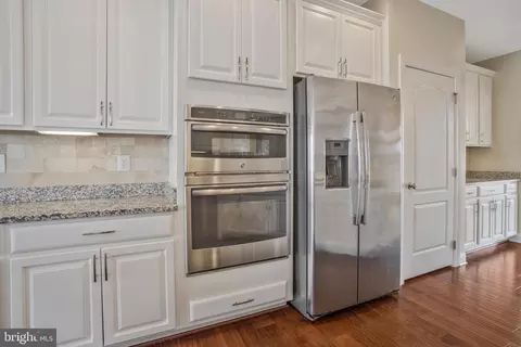 Kitchen - 7691 Elmcrest Rd, Hanover, MD 21076 photo 4 of 4