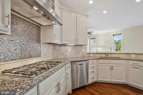 Kitchen - 7691 Elmcrest Rd, Hanover, MD 21076 photo 2 of 4