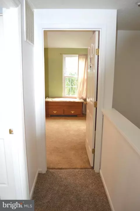 Entry Way - 1208 Seminole Dr, Arnold, MD 21012 photo 4 of 4