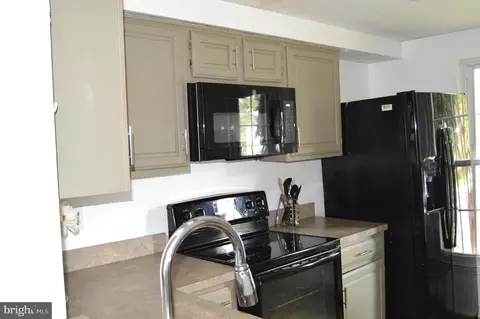 Kitchen - 1208 Seminole Dr, Arnold, MD 21012 photo 4 of 4