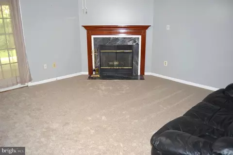 Living - 1208 Seminole Dr, Arnold, MD 21012 photo 7 of 7