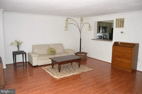 Living - 1208 Seminole Dr, Arnold, MD 21012 photo 2 of 7