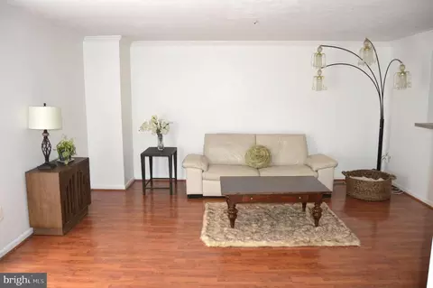 Living - 1208 Seminole Dr, Arnold, MD 21012 photo 1 of 7