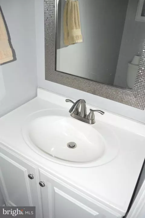 Bath - 1208 Seminole Dr, Arnold, MD 21012 photo 1 of 4