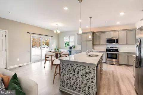 Kitchen - 1374 Odenton Rd, Odenton, MD 21113 photo 4 of 4