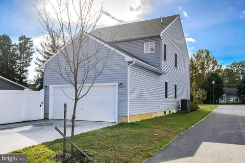 Exterior - 1374 Odenton Rd, Odenton, MD 21113 photo 4 of 8
