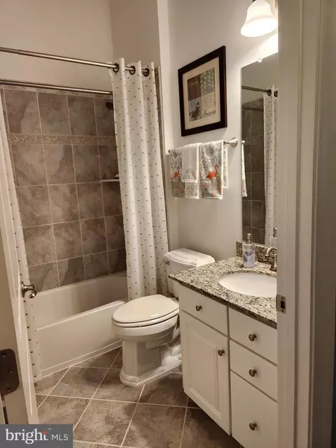 Bath - 3024 Levee Dr, Odenton, MD 21113 photo 4 of 7