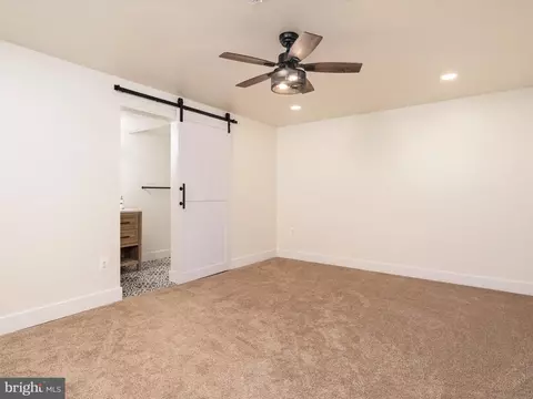 590 Pine Dr, Pasadena, MD 21122 photo 20