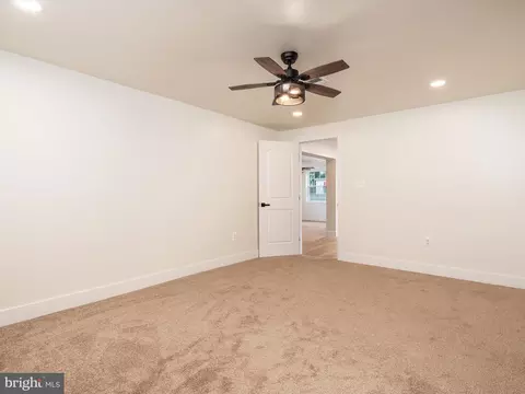 590 Pine Dr, Pasadena, MD 21122 photo 22