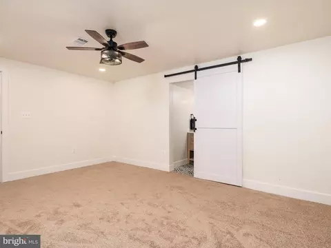 590 Pine Dr, Pasadena, MD 21122 photo 21