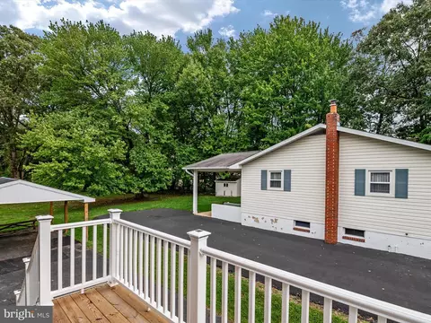 590 Pine Dr, Pasadena, MD 21122 photo 33