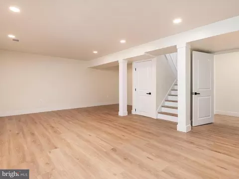 590 Pine Dr, Pasadena, MD 21122 photo 26