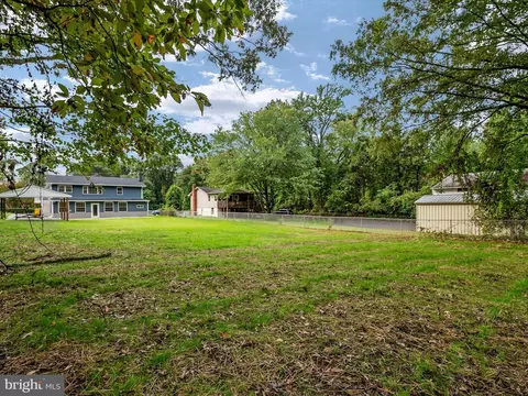 590 Pine Dr, Pasadena, MD 21122 photo 41