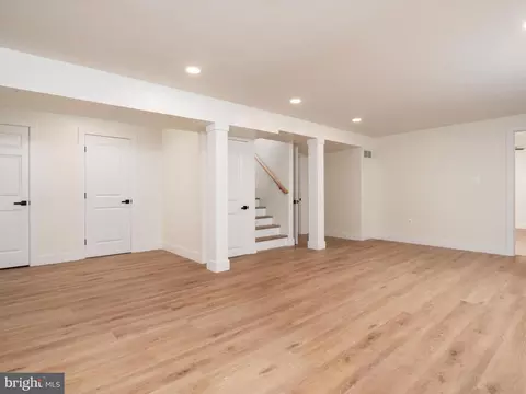 590 Pine Dr, Pasadena, MD 21122 photo 25