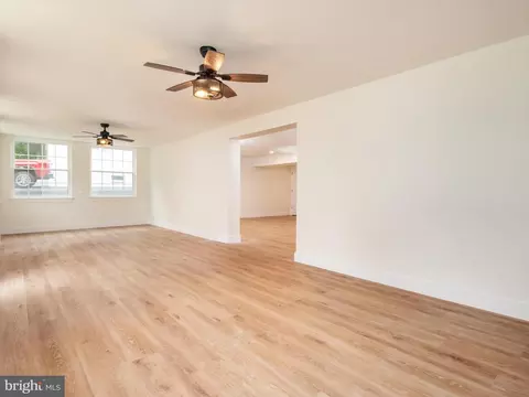 590 Pine Dr, Pasadena, MD 21122 photo 31