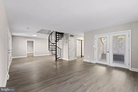 1725 Chesapeake Dr, Edgewater, MD 21037 photo 3