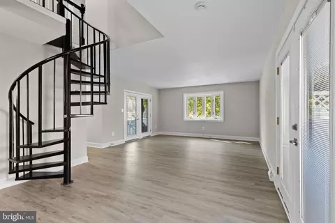 1725 Chesapeake Dr, Edgewater, MD 21037 photo 4