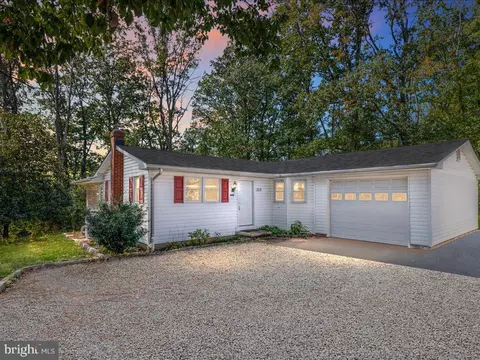 319 Ryan Rd, Glen Burnie, MD 21061