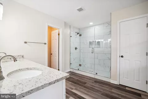 Bath - 342 Cottswold Pl, Riva, MD 21140 photo 1 of 2