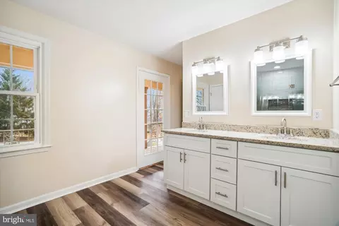 Entry Way - 342 Cottswold Pl, Riva, MD 21140 photo 4 of 5