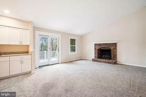 Living - 342 Cottswold Pl, Riva, MD 21140 photo 4 of 7