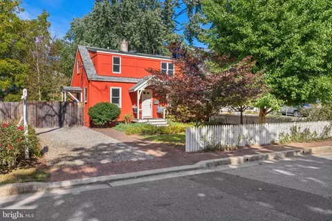 922 Jackson St, Annapolis, MD 21403 photo 2