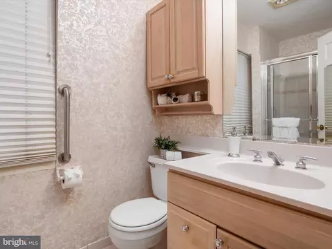 Bath - 1620 Comanche Rd, Arnold, MD 21012 photo 3 of 3