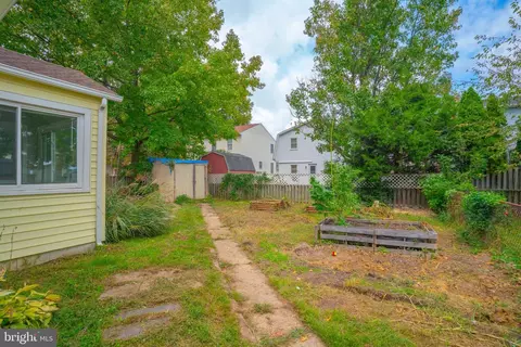 Exterior - 1196 Maple Ave, Shady Side, MD 20764 photo 7 of 10