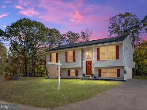 369 Metropolitan Blvd, Pasadena, MD 21122 photo 4