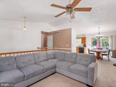 369 Metropolitan Blvd, Pasadena, MD 21122 photo 7