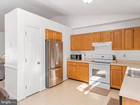 369 Metropolitan Blvd, Pasadena, MD 21122 photo 11