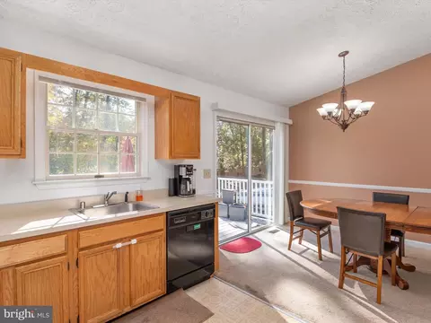 369 Metropolitan Blvd, Pasadena, MD 21122 photo 13